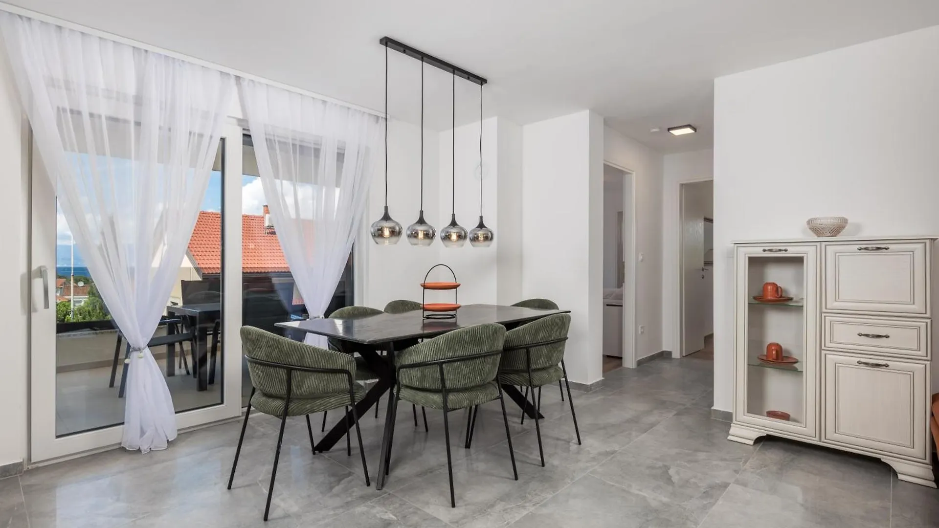 Stella & Gloria Apartments With Balcony Vantacici