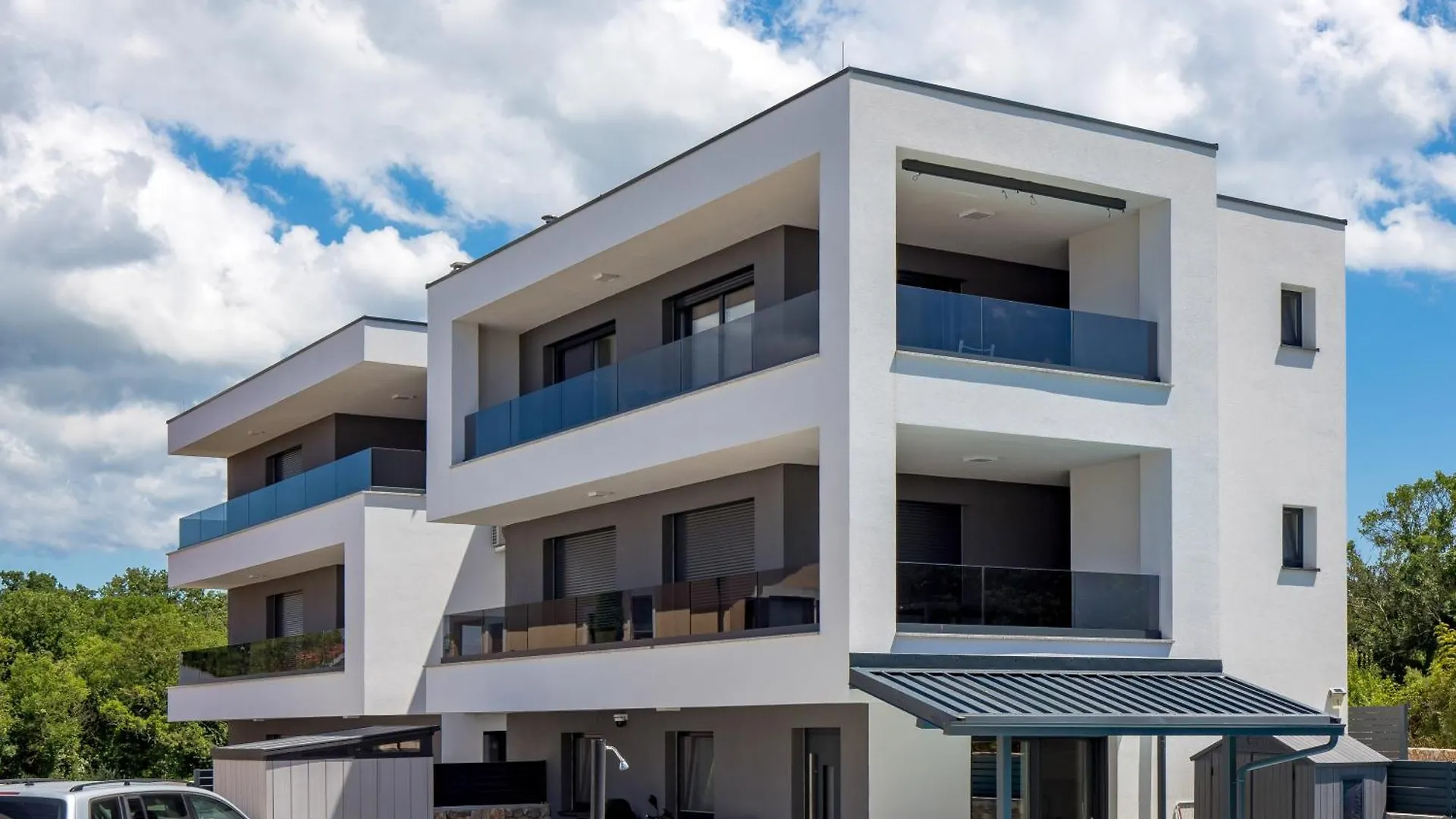 Stella & Gloria Apartments With Balcony Vantacici