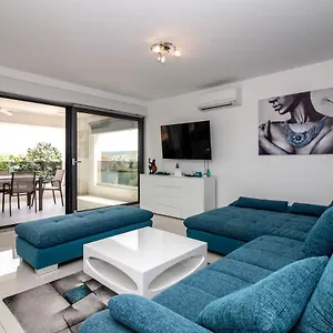 Apartment Luxury Luna, Vantacici